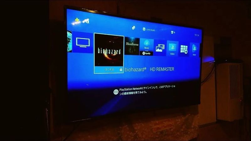 65型大型モニター